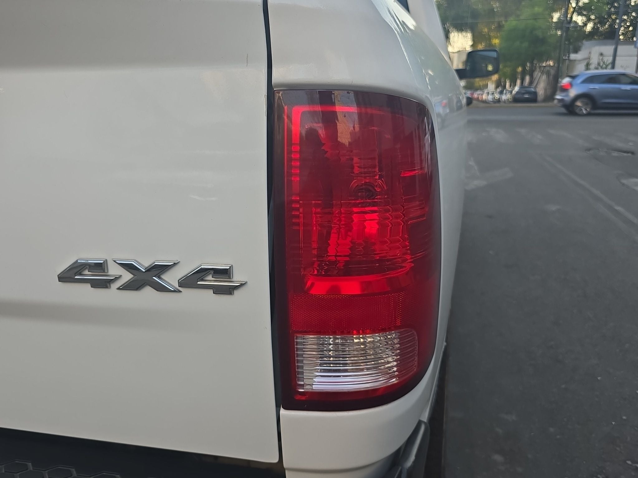 2020 RAM 1500 SLT Trabajo Crew Cab