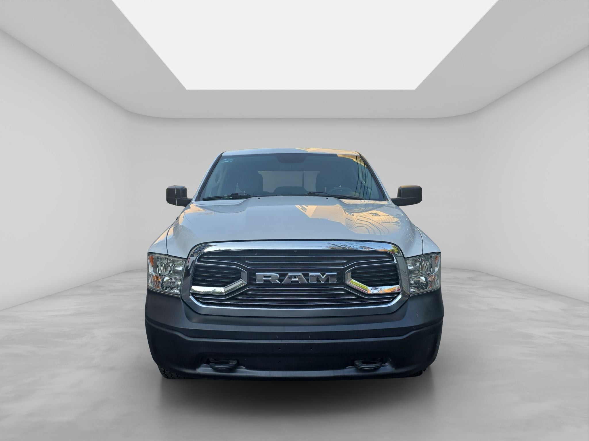 2020 RAM 1500 SLT Trabajo Crew Cab