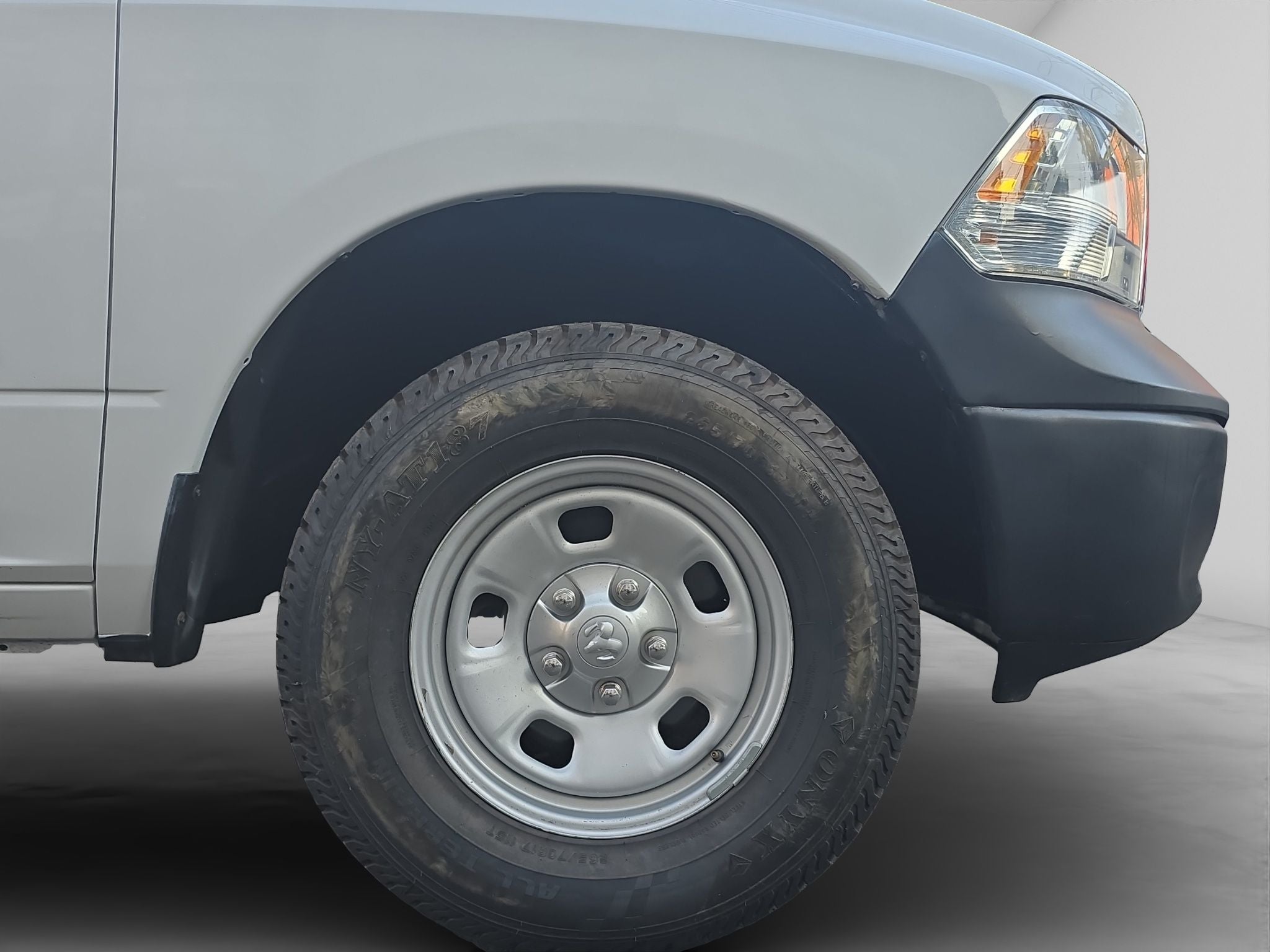 2020 RAM 1500 SLT Trabajo Crew Cab