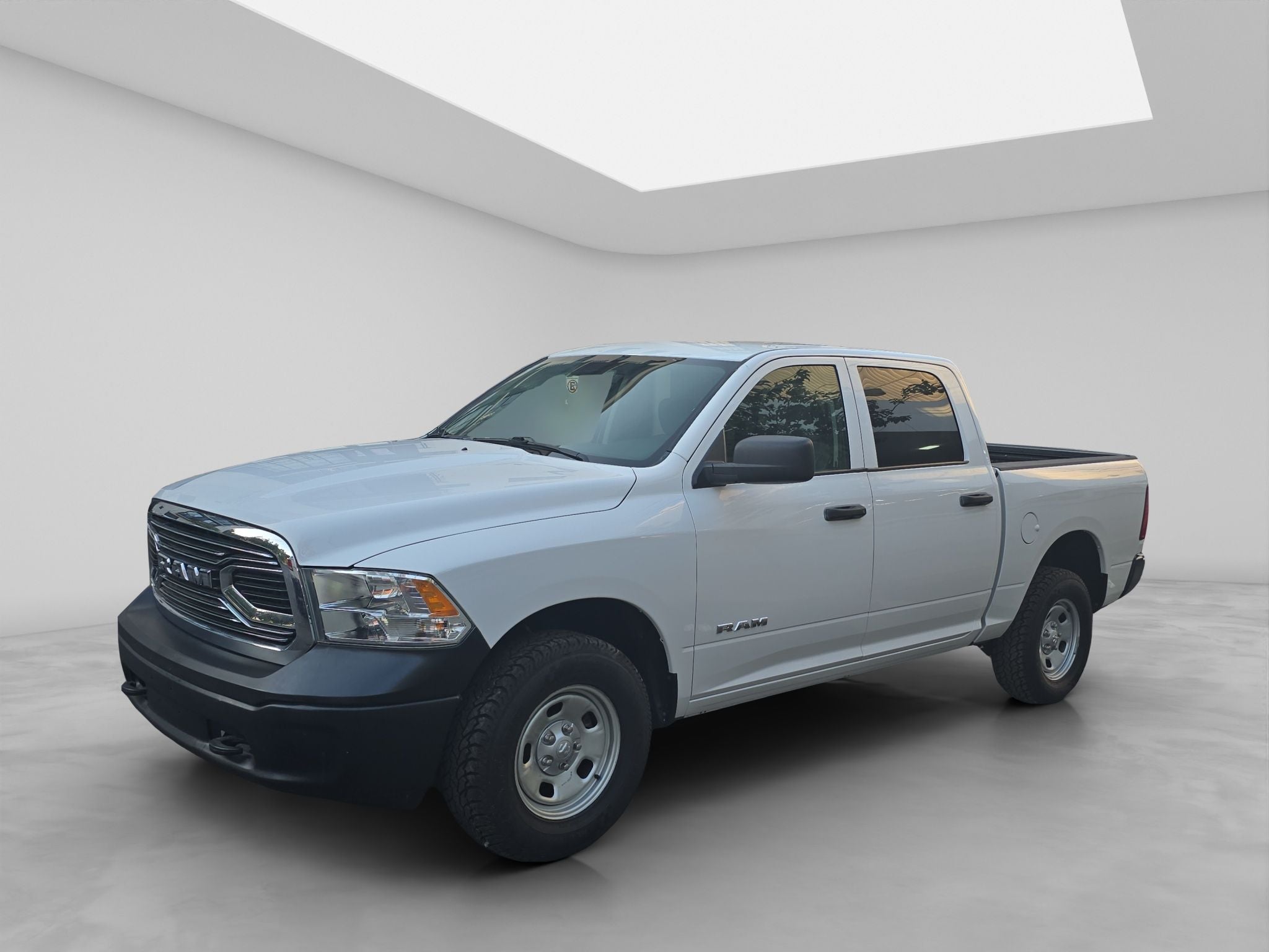 2020 RAM 1500 SLT Trabajo Crew Cab