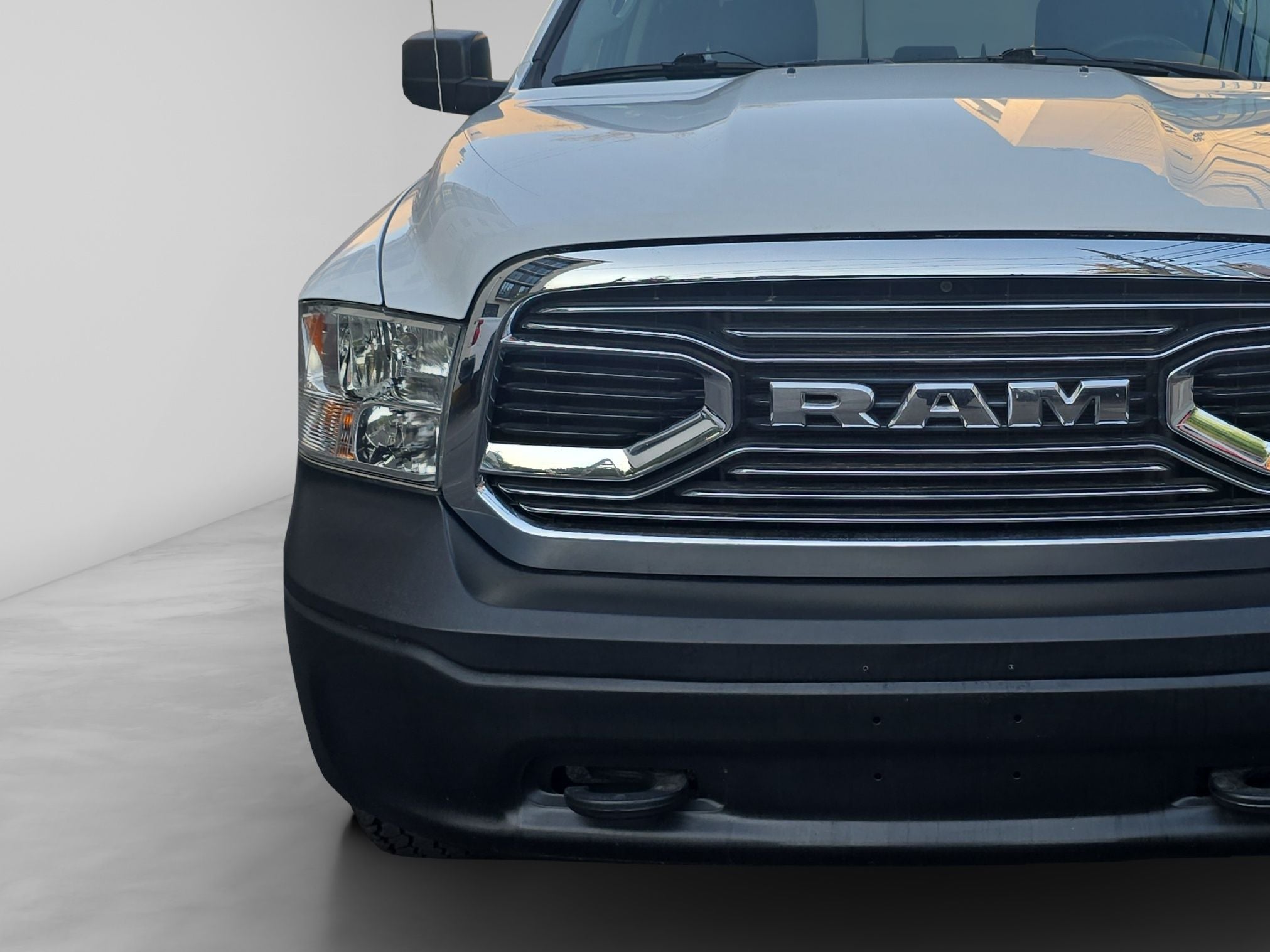 2020 RAM 1500 SLT Trabajo Crew Cab