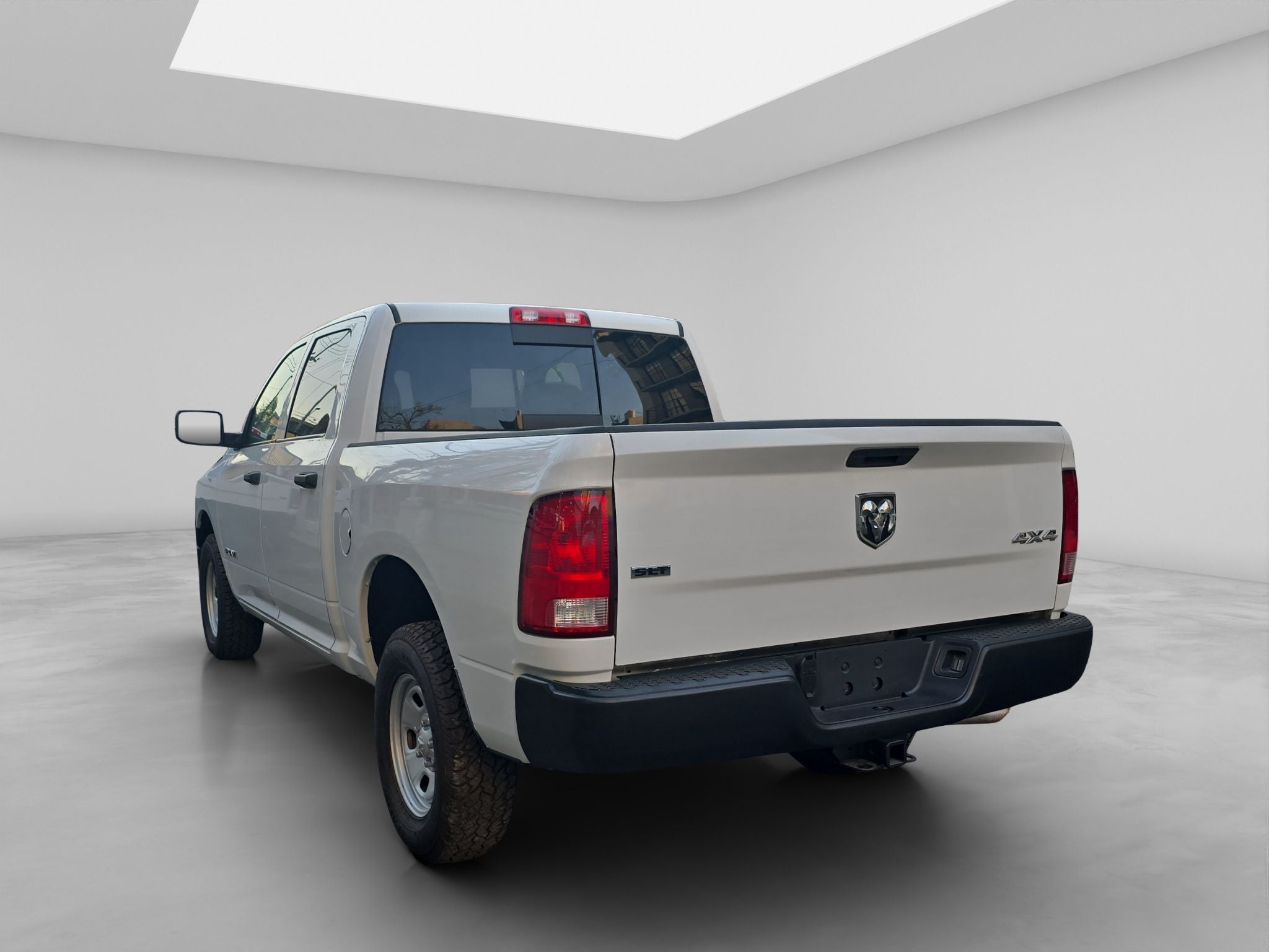 2020 RAM 1500 SLT Trabajo Crew Cab