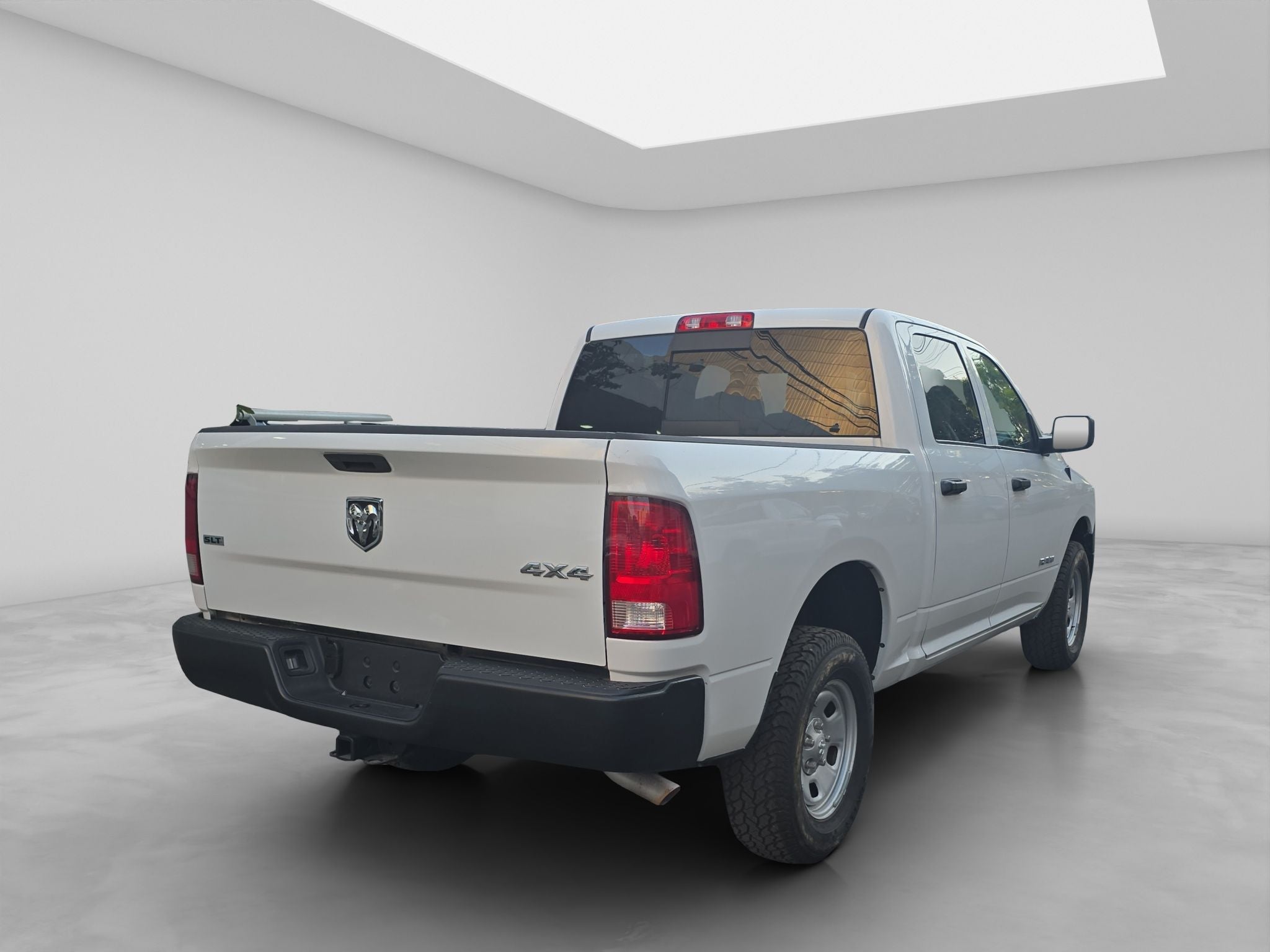 2020 RAM 1500 SLT Trabajo Crew Cab