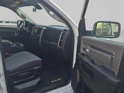 2020 RAM 1500 SLT Trabajo Crew Cab