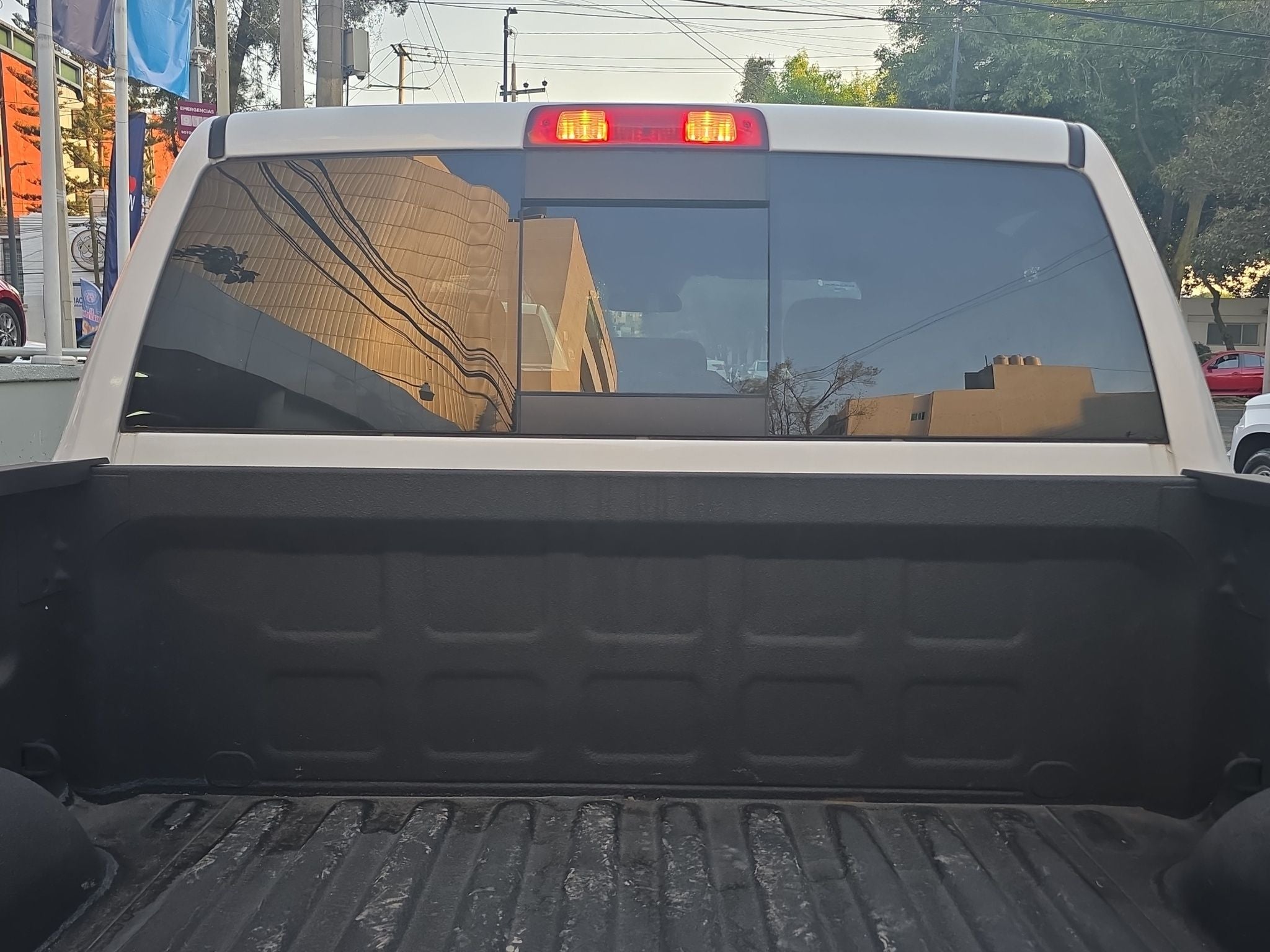 2020 RAM 1500 SLT Trabajo Crew Cab