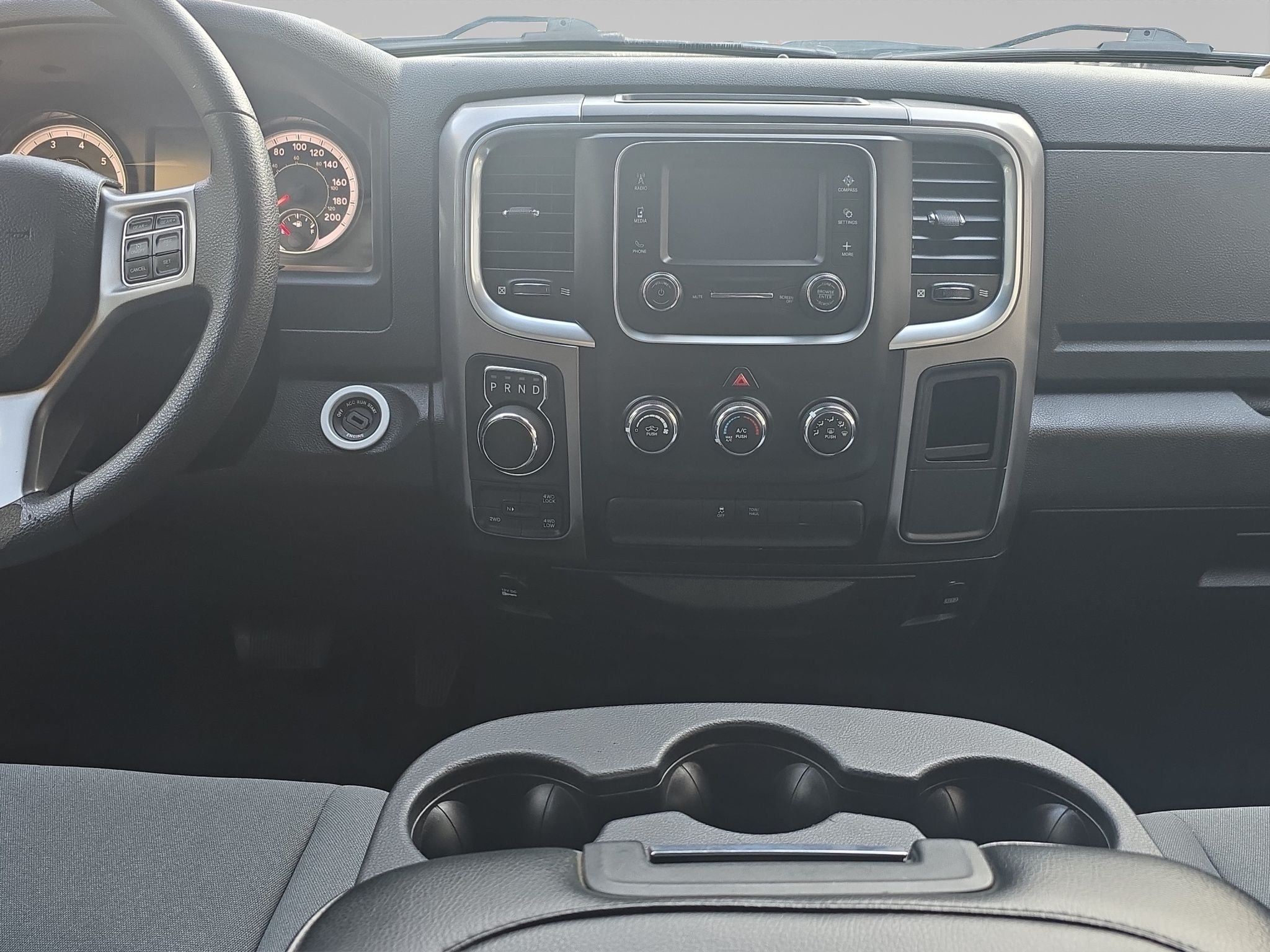 2020 RAM 1500 SLT Trabajo Crew Cab