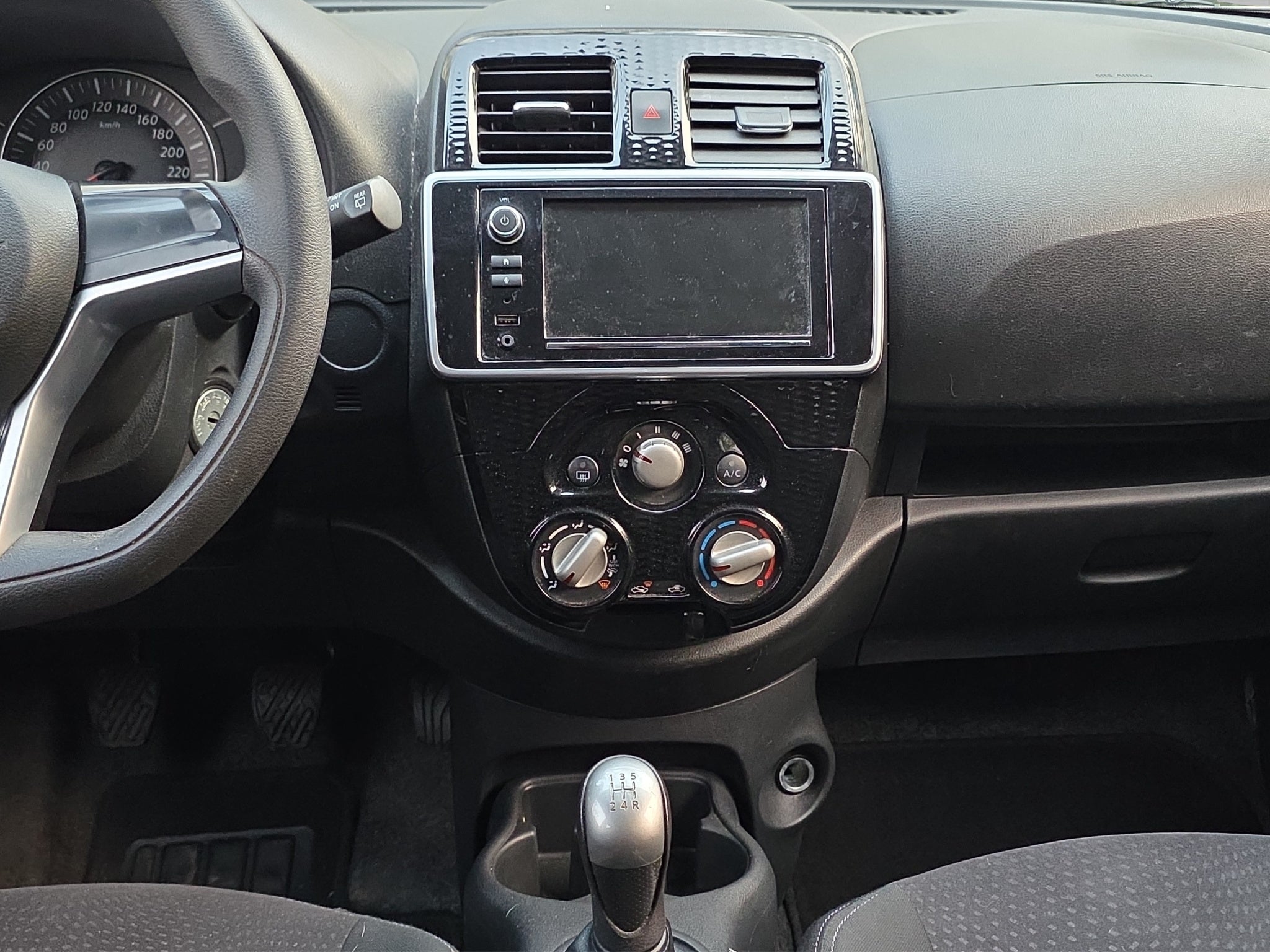 2022 Nissan March 1.6 Advance Mt