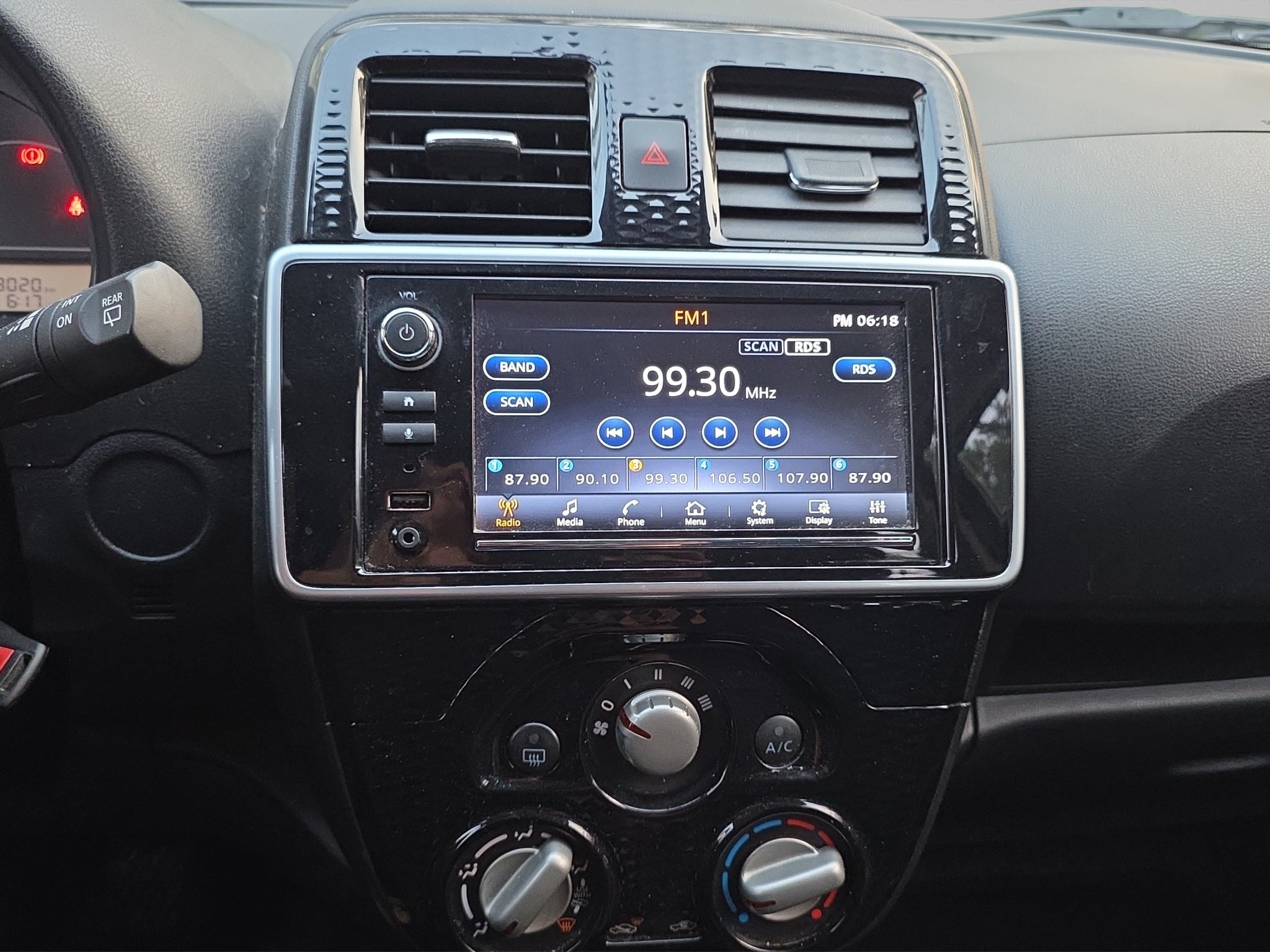 2022 Nissan March 1.6 Advance Mt