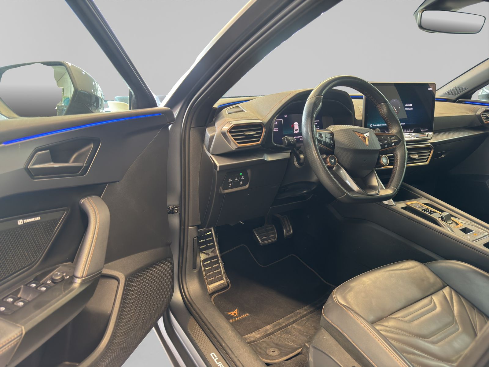 2025 Seat Leon 2.0 TSI 300 HP DSG 7 VEL PIEL/ PAIT MATE