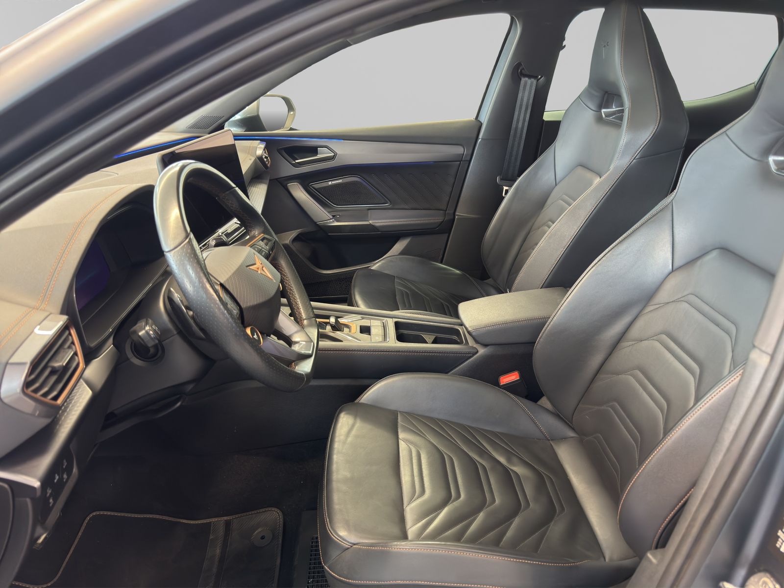 2025 Seat Leon 2.0 TSI 300 HP DSG 7 VEL PIEL/ PAIT MATE