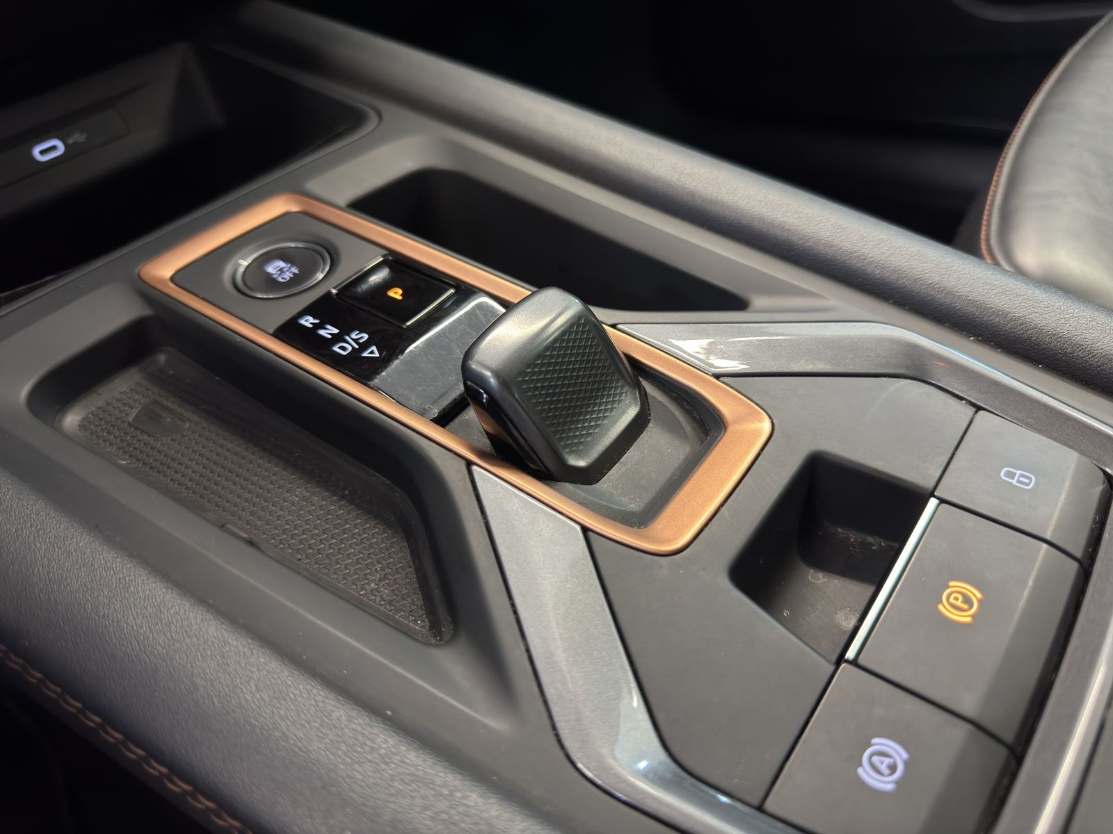 2025 Seat Leon 2.0 TSI 300 HP DSG 7 VEL PIEL/ PAIT MATE