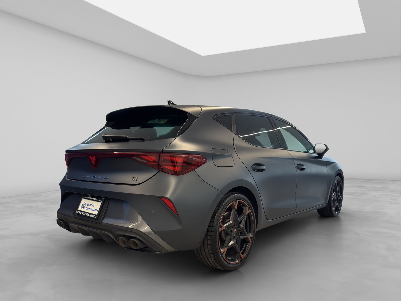 2025 Seat Leon 2.0 TSI 300 HP DSG 7 VEL PIEL/ PAIT MATE