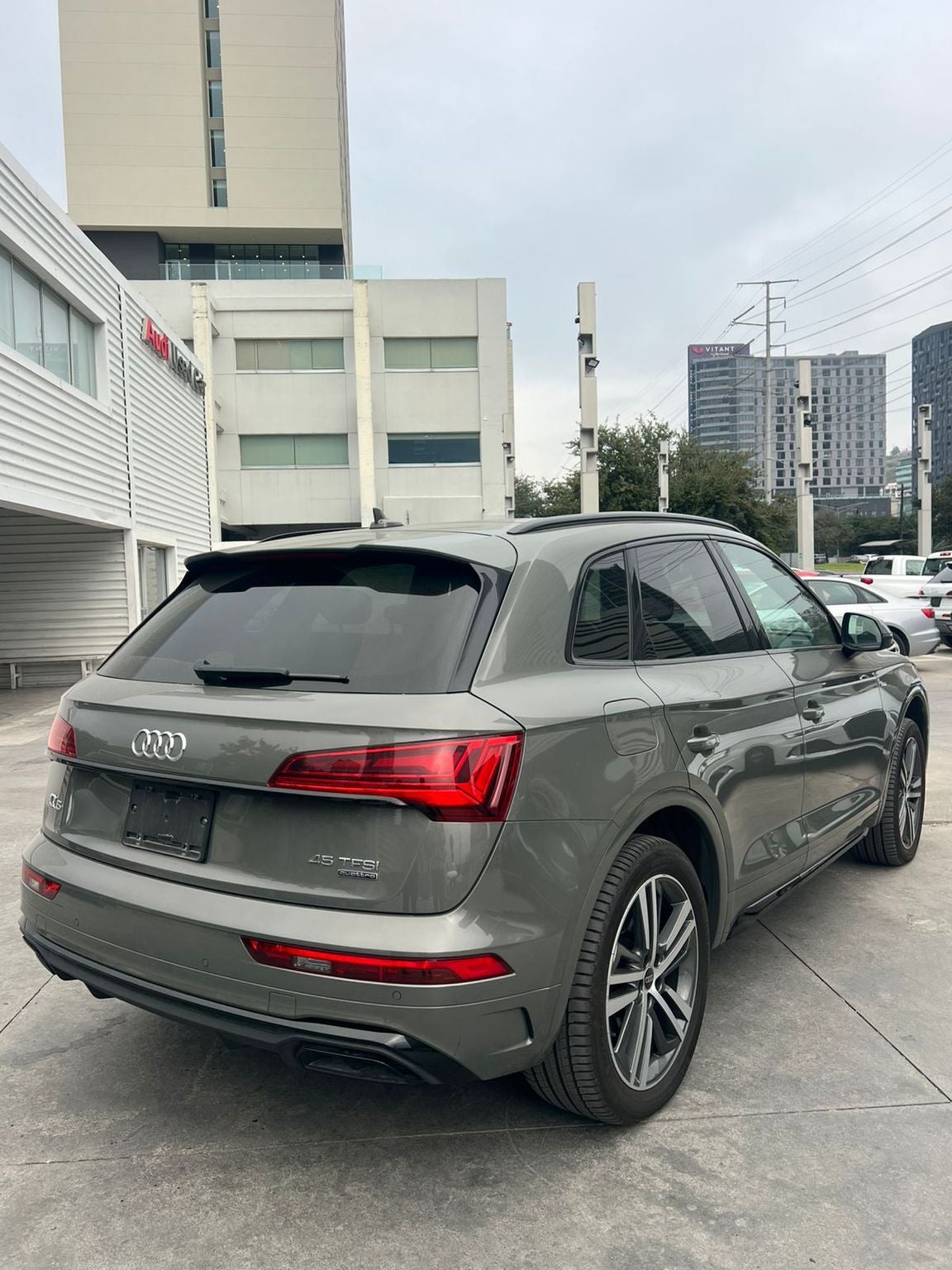 2024 Audi Q5 2.0 S line Quattro At
