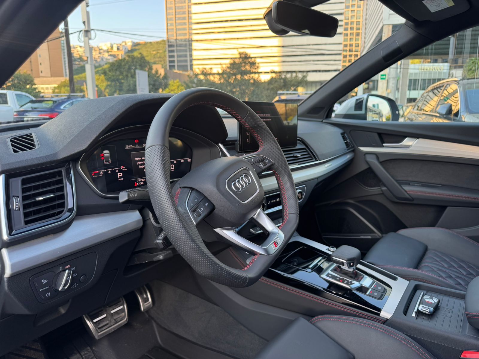 2025 Audi Q5 2.0 S line Quattro At