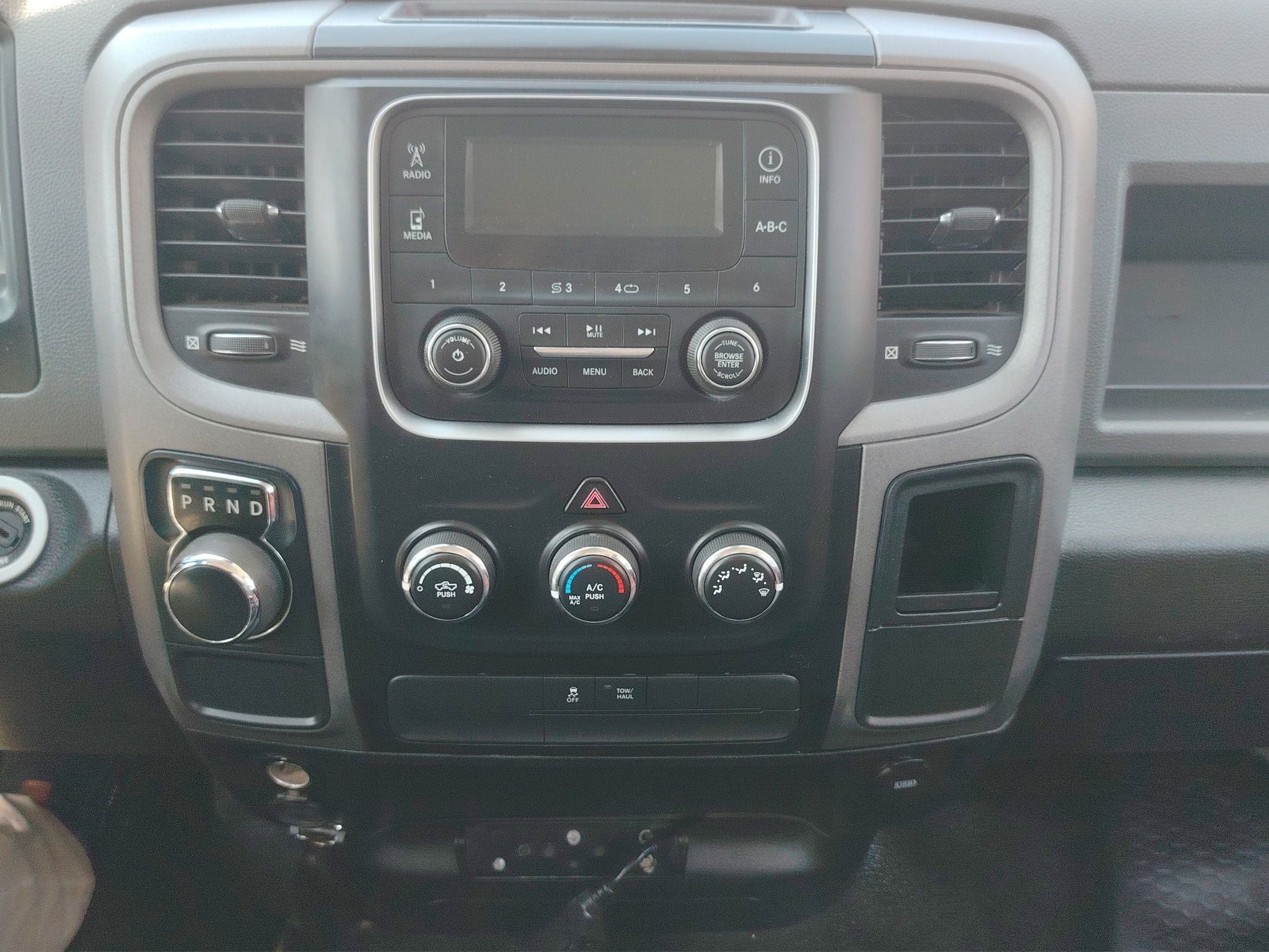 2020 RAM 1500 3.3 V6 XL Cab Regular 4x2 AT