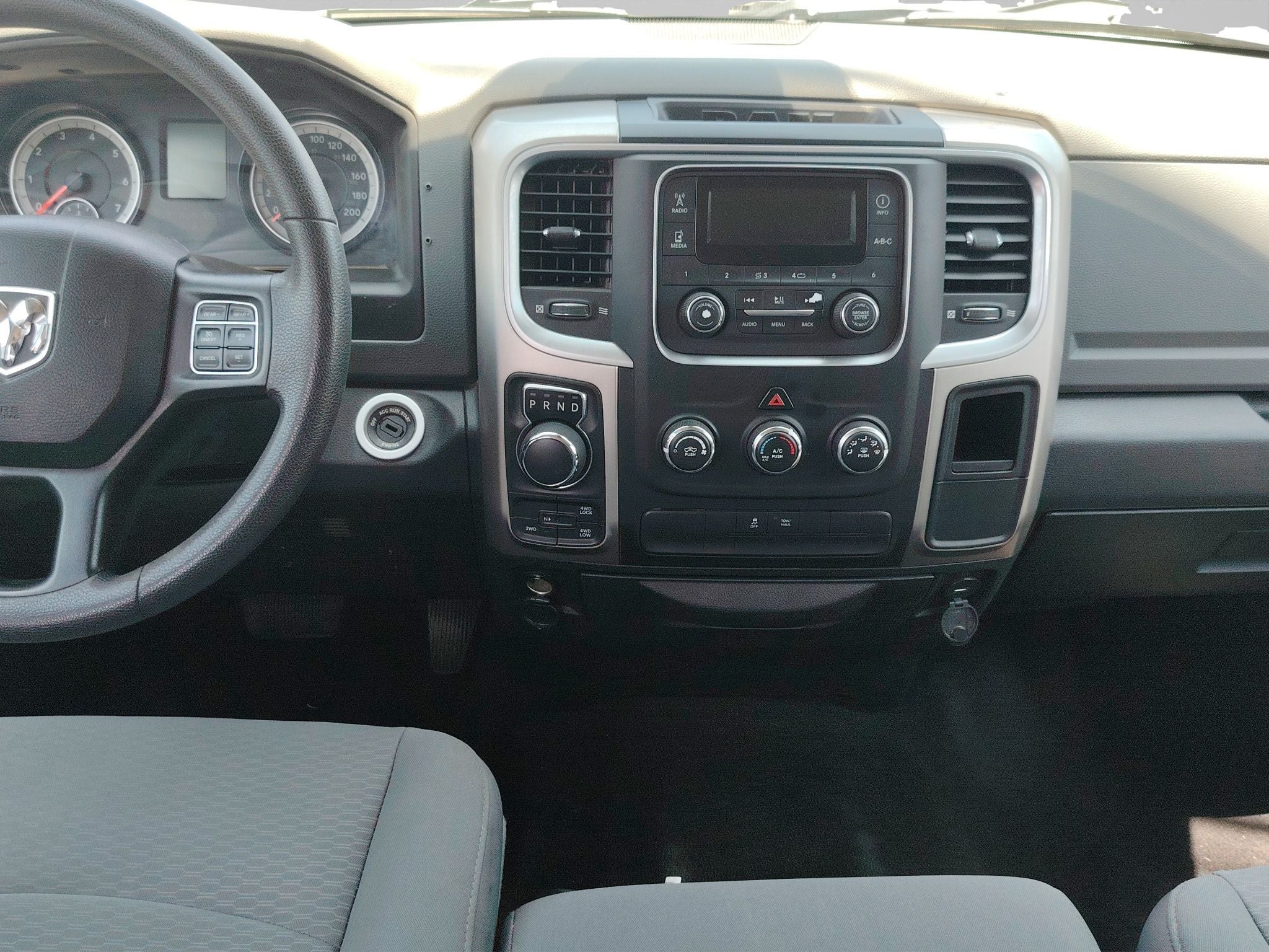 2020 RAM 1500 3.6 V6 Crew Cab SLT At