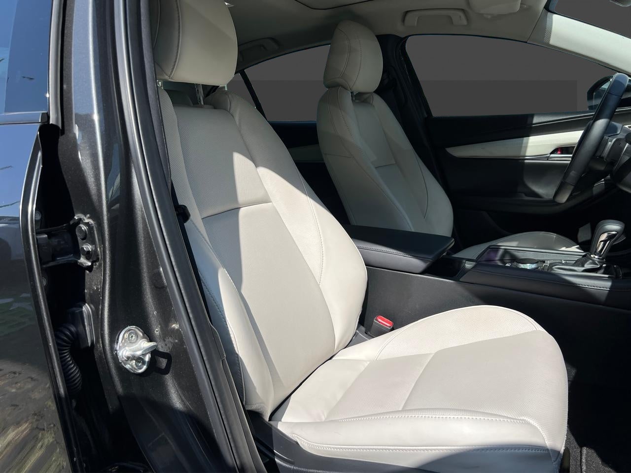 2025 Mazda Mazda 3 2.5 Signature Hb At