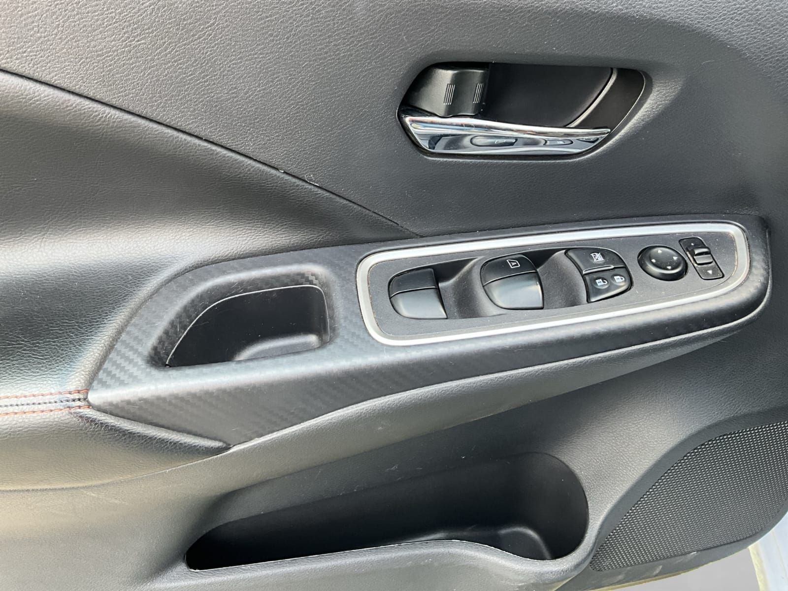 2024 Nissan Versa 1.6 SR At