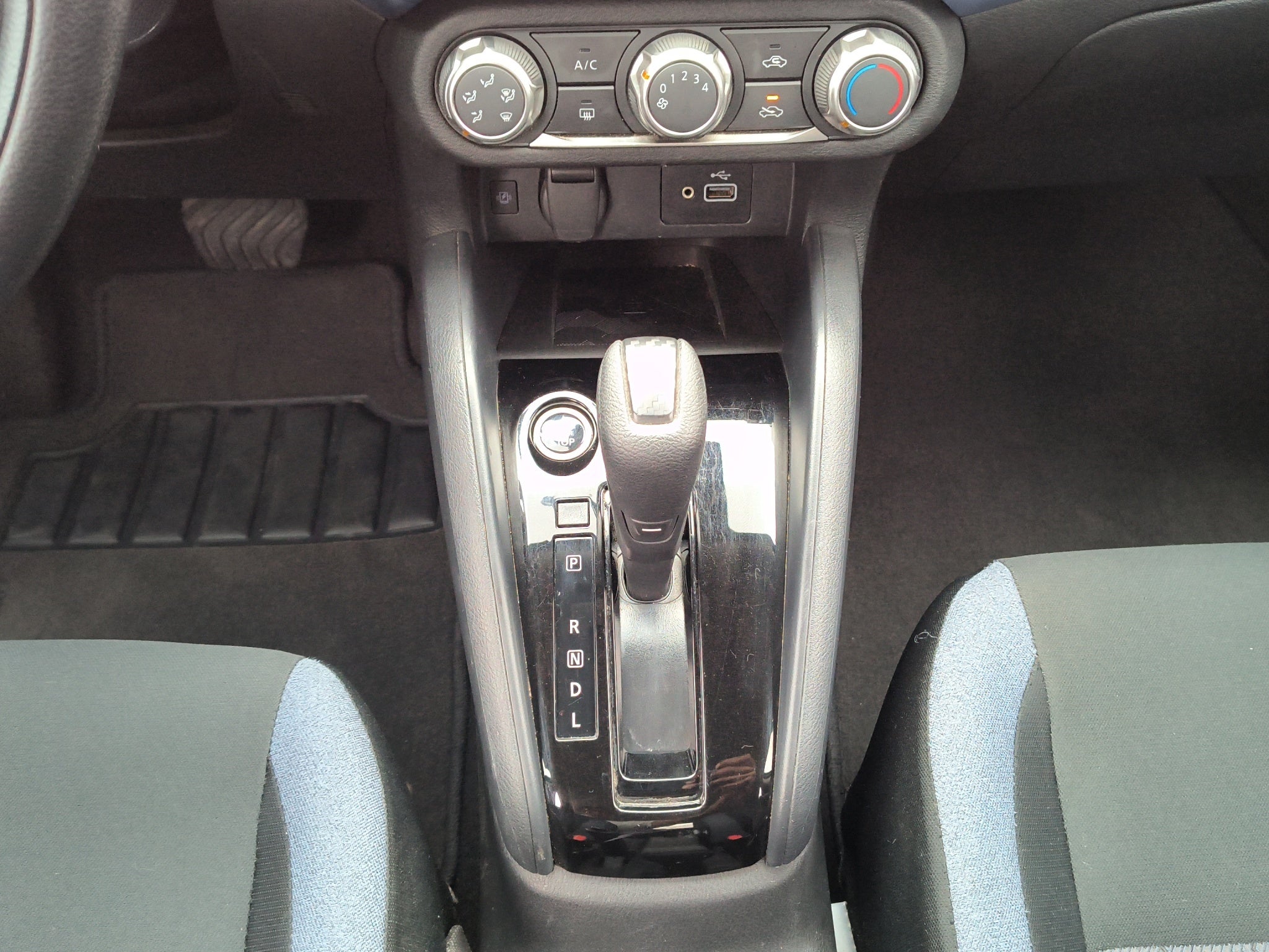 2024 Nissan Versa 1.6 Advance At