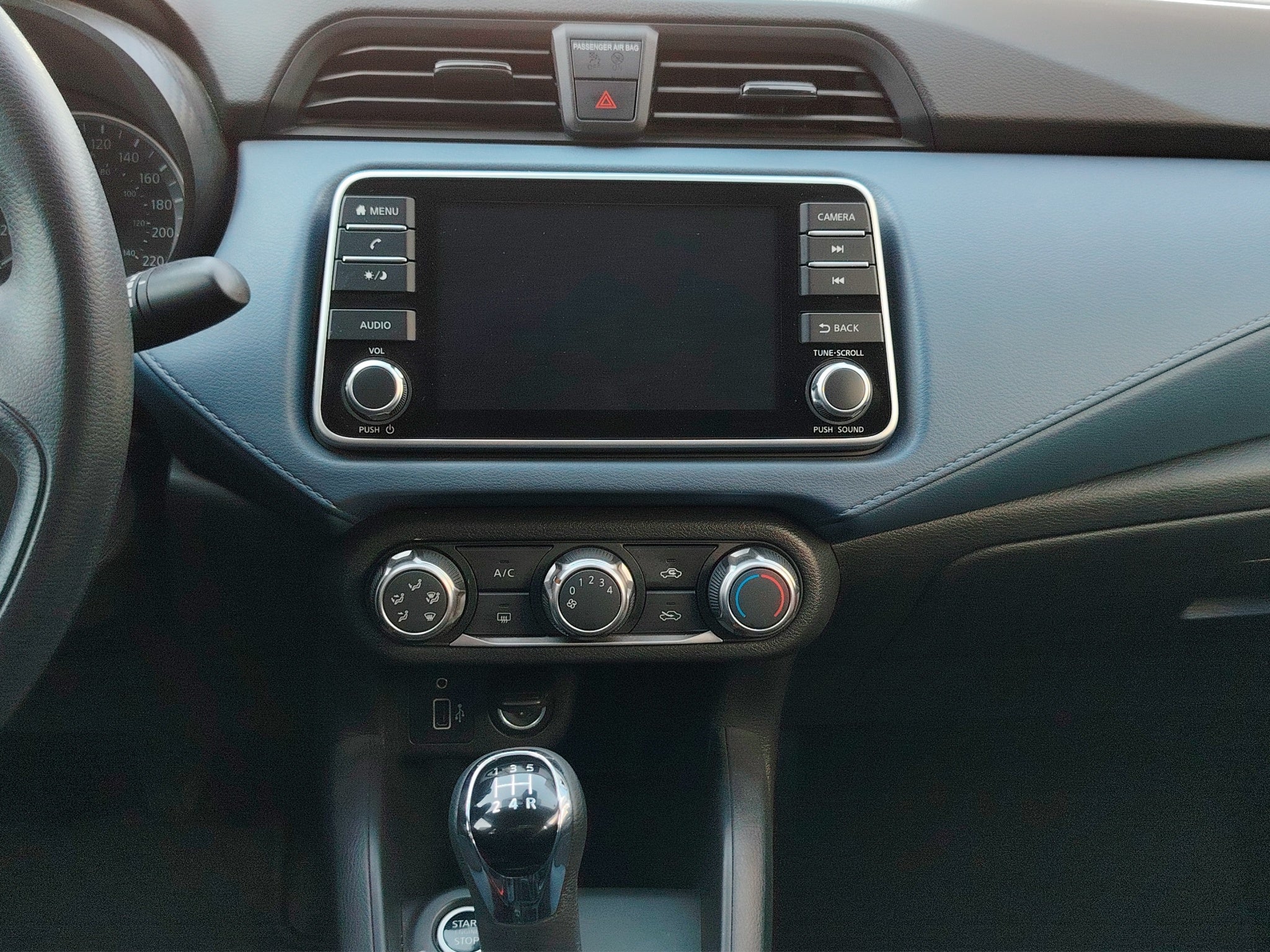 2025 Nissan Versa 1.6 Advance Mt