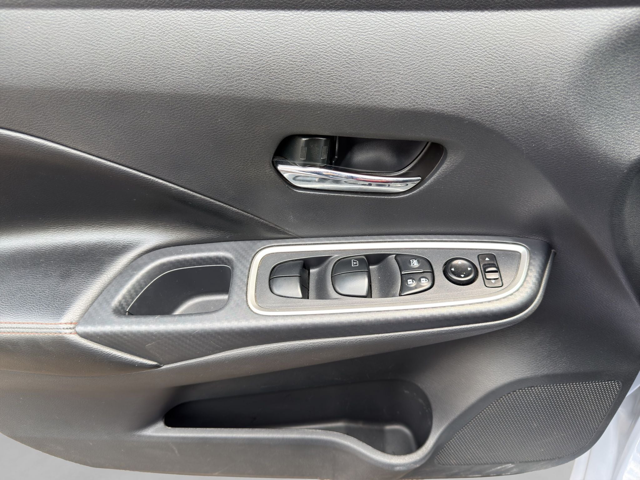 2024 Nissan Versa 1.6 SR At