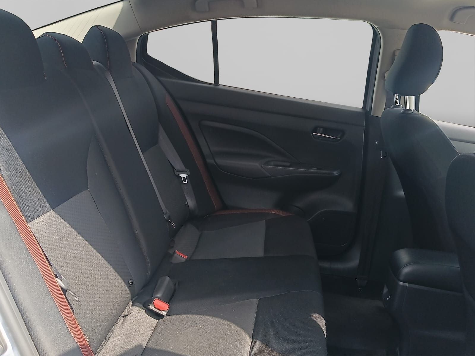 2025 Nissan Versa 1.6 SR At