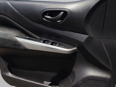 2020 Nissan NP300 Doble Cabina 2.5 SE Paq Seguridad Mt