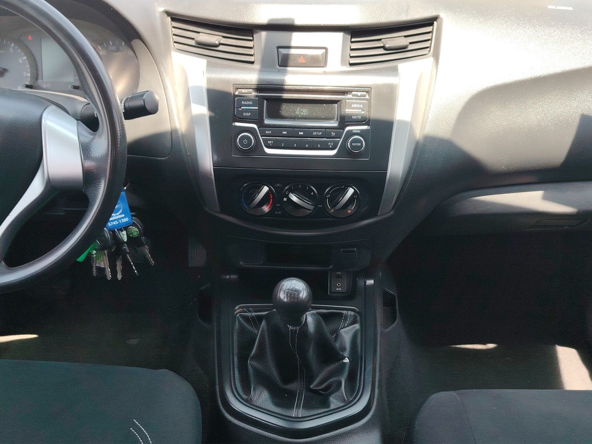 2020 Nissan NP300 Doble Cabina 2.5 SE Paq Seguridad Mt