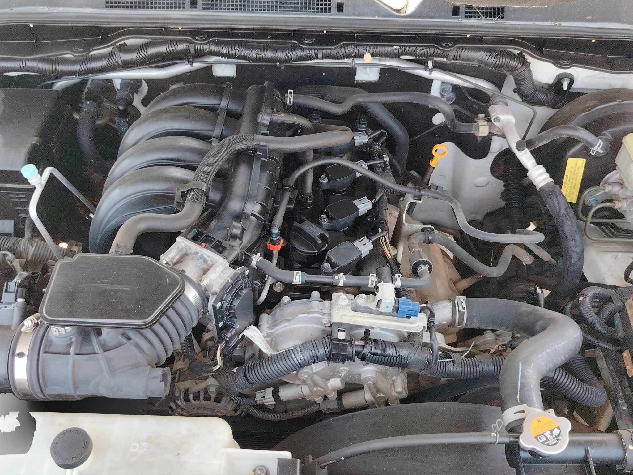 2020 Nissan NP300 Doble Cabina 2.5 SE Paq Seguridad Mt