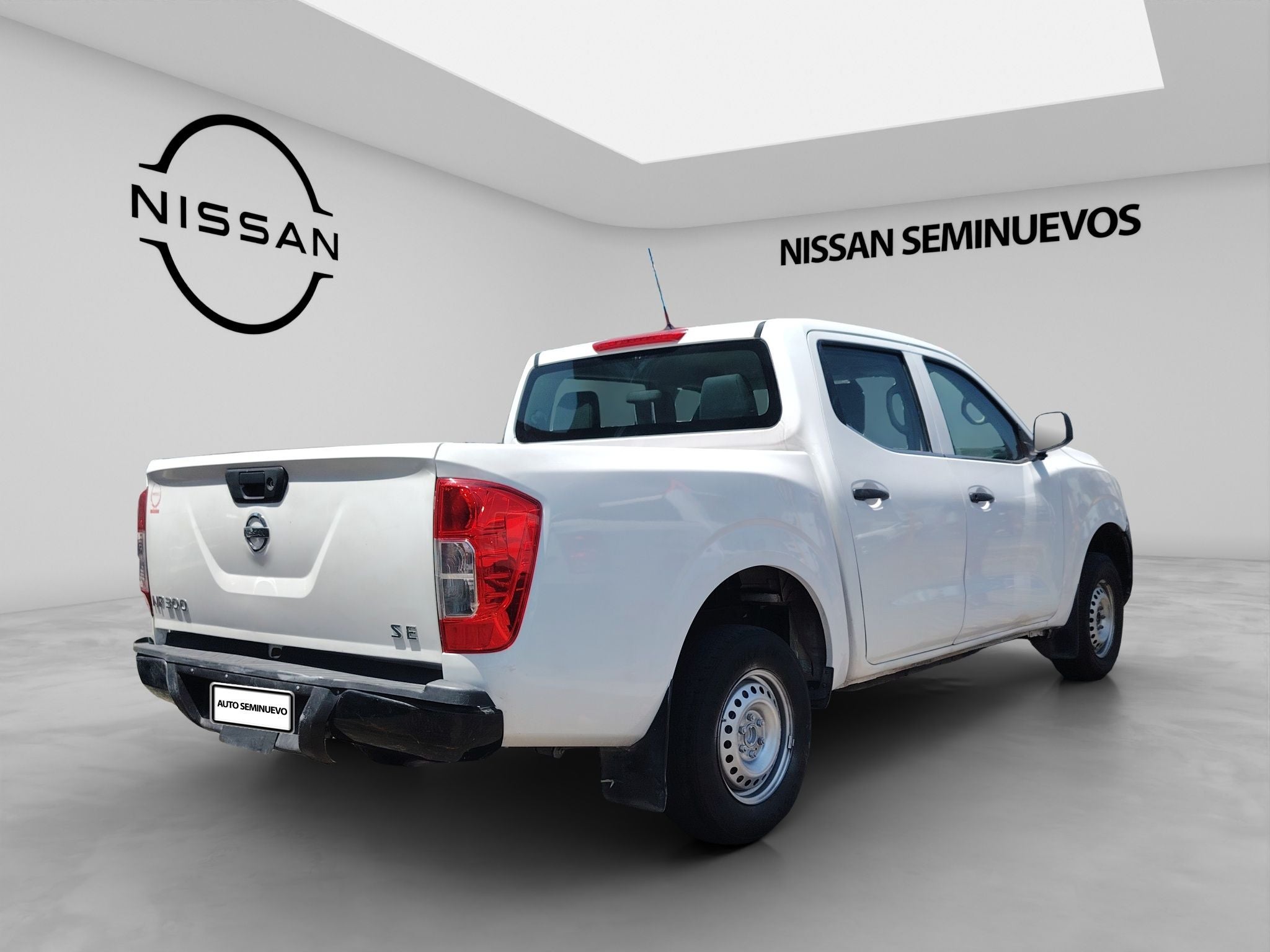 2020 Nissan NP300 Doble Cabina 2.5 SE Paq Seguridad Mt