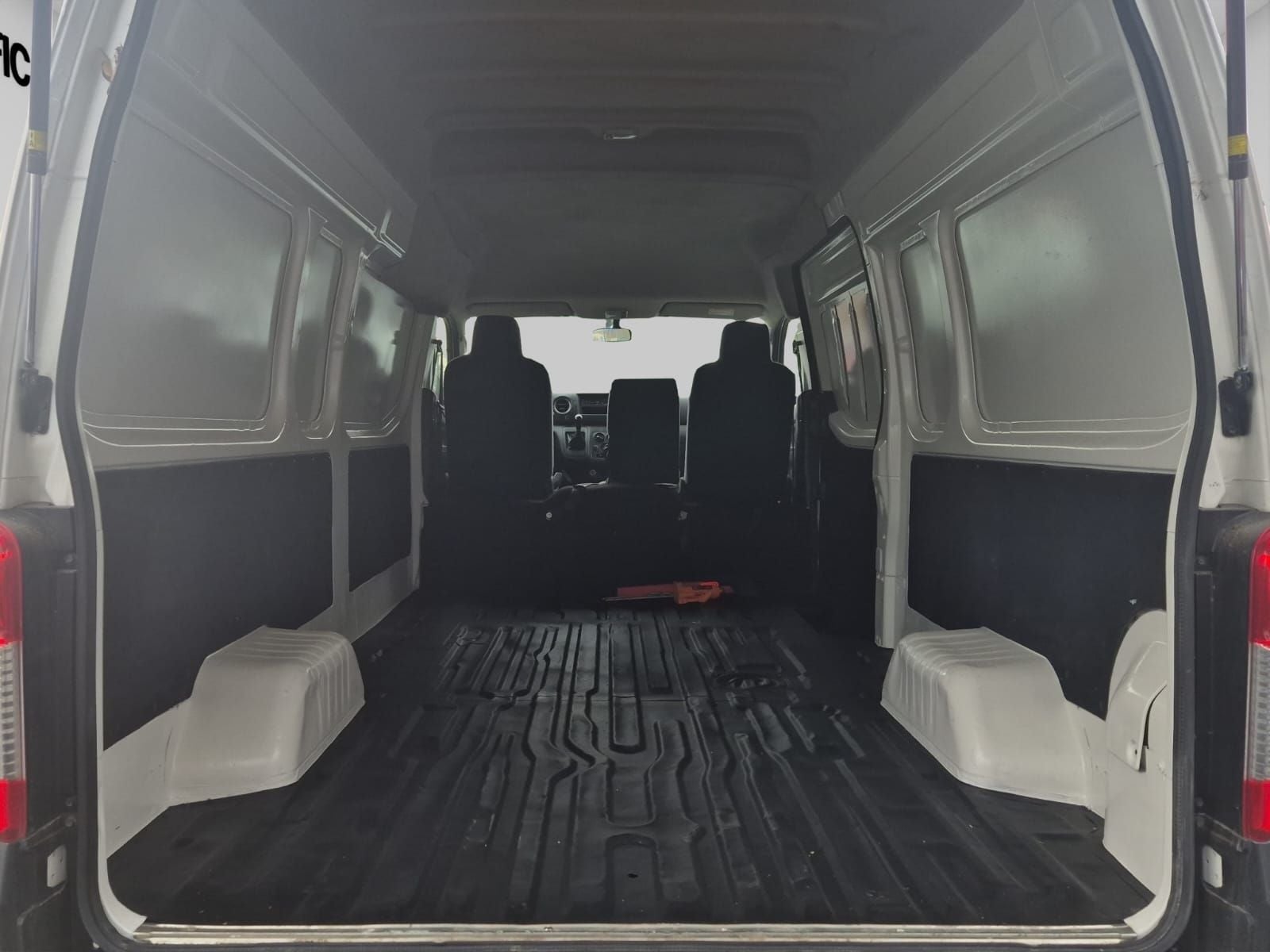 2023 Nissan Urvan 2.5 Panel Amplia AA Mt