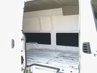 2024 Nissan Urvan 2.5 Panel Amplia AA Mt