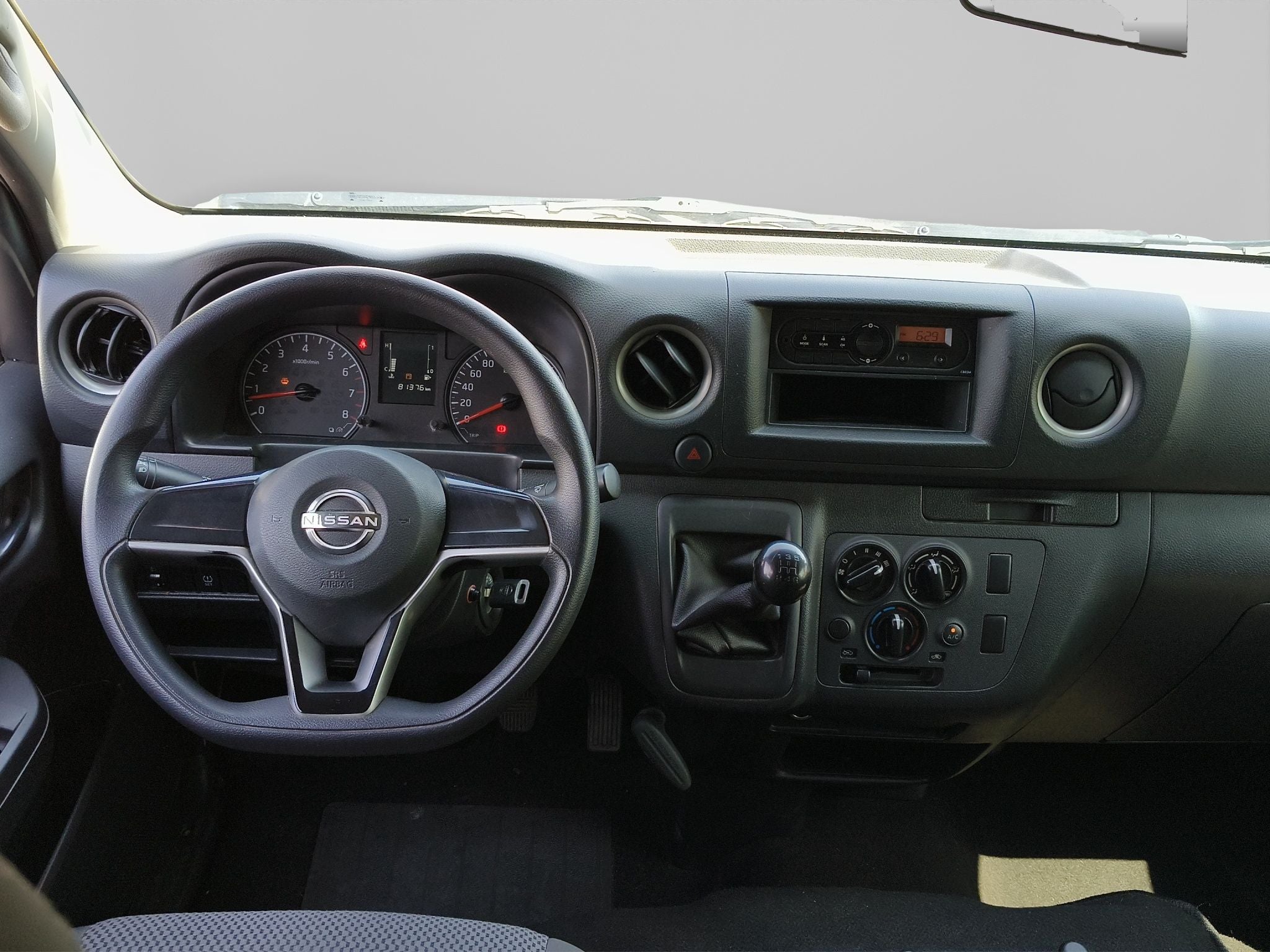 2024 Nissan Urvan 2.5 Panel Amplia AA Mt