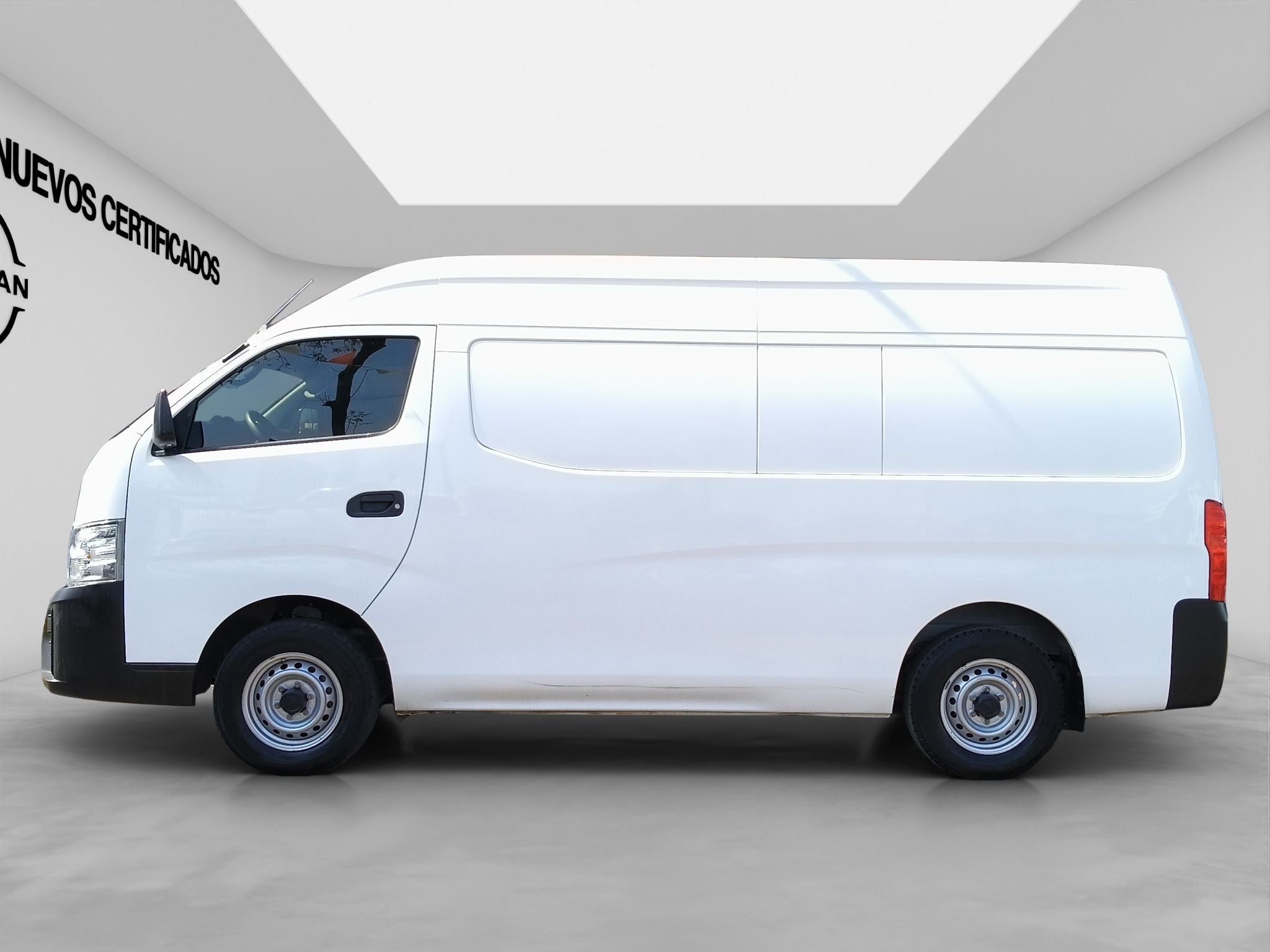 2024 Nissan Urvan 2.5 Panel Amplia AA Mt