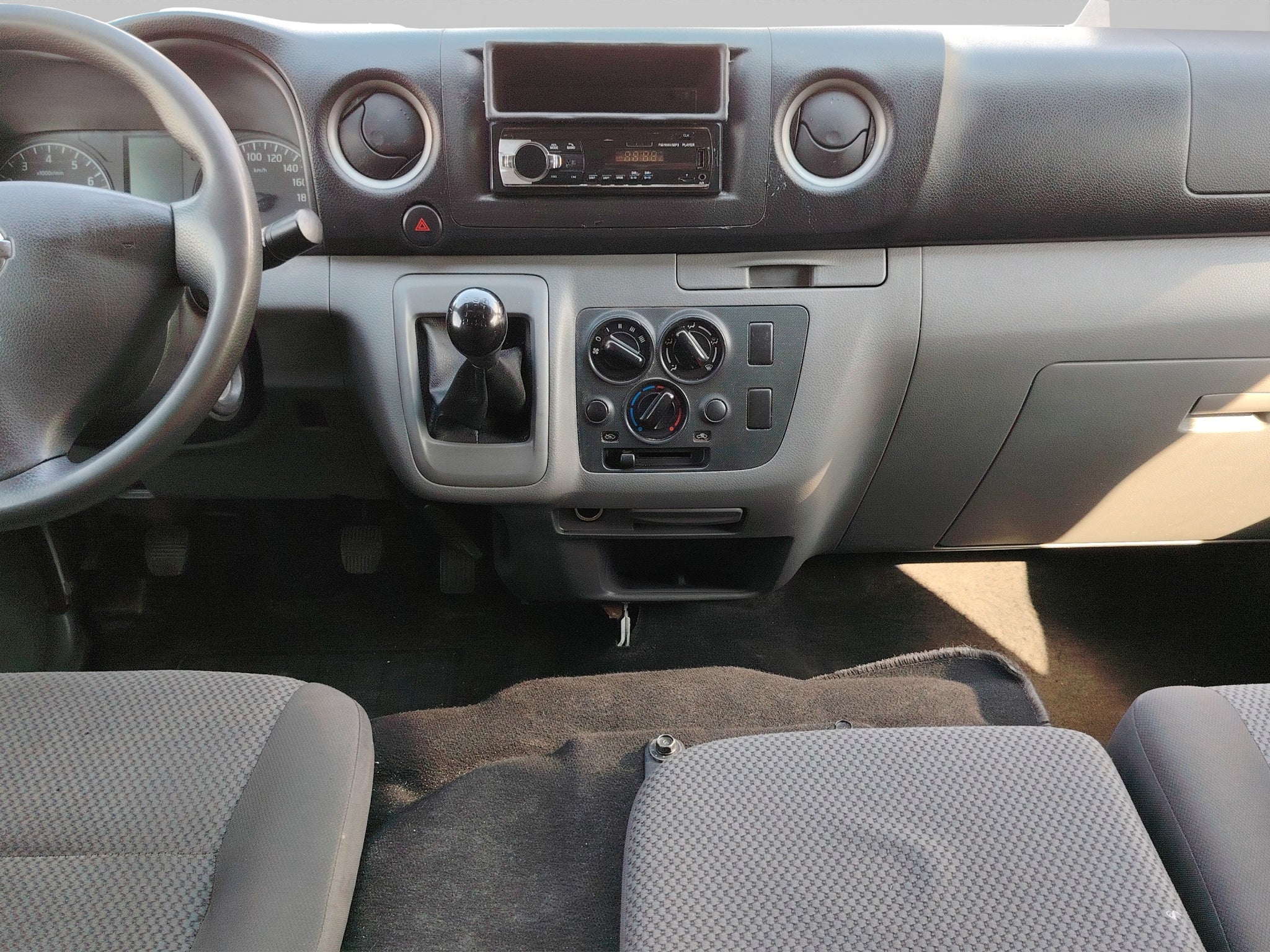 2021 Nissan Urvan 2.5 Panel Ventanas Amplia Paquete Seguridad Mt