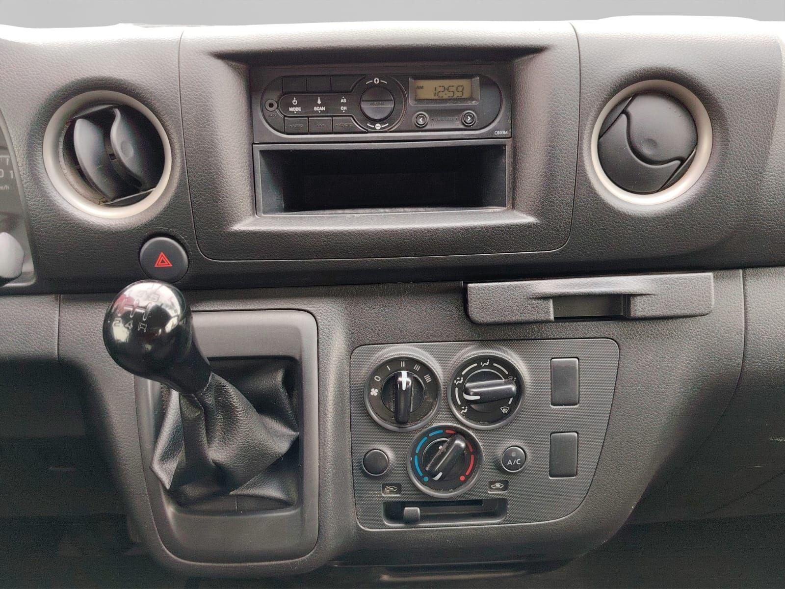 2023 Nissan Urvan 2.5 Panel Amplia AA Mt