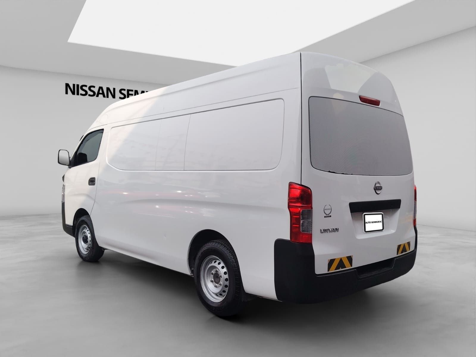 2023 Nissan Urvan 2.5 Panel Amplia AA Mt