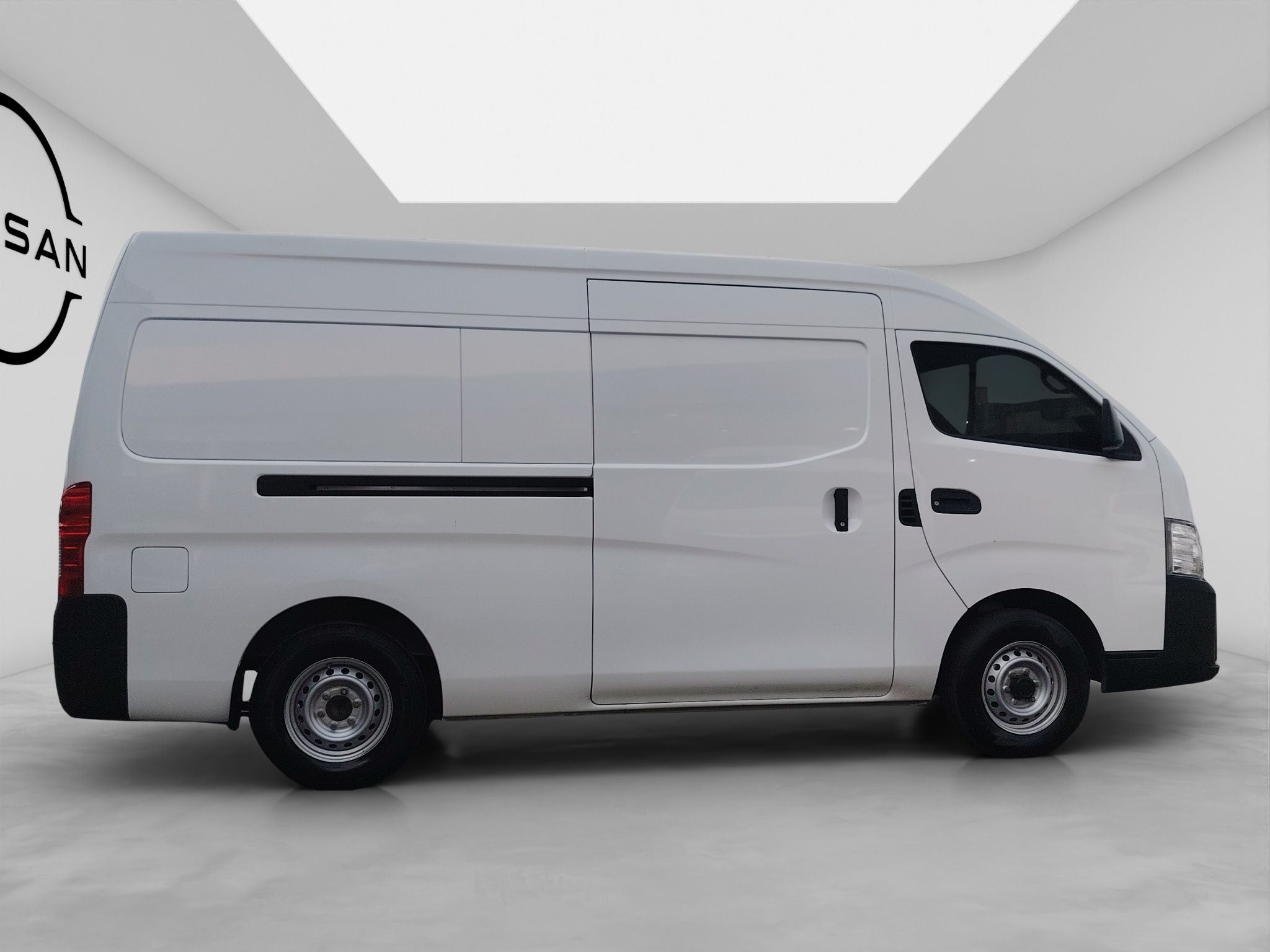 2024 Nissan Urvan 2.5 Panel Amplia AA Mt