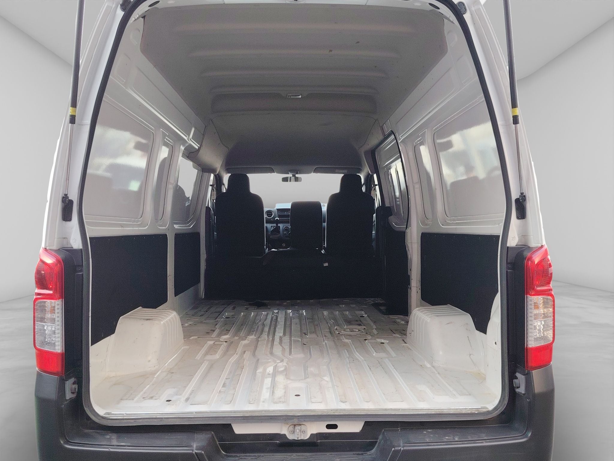 2024 Nissan Urvan 2.5 Panel Amplia AA Mt