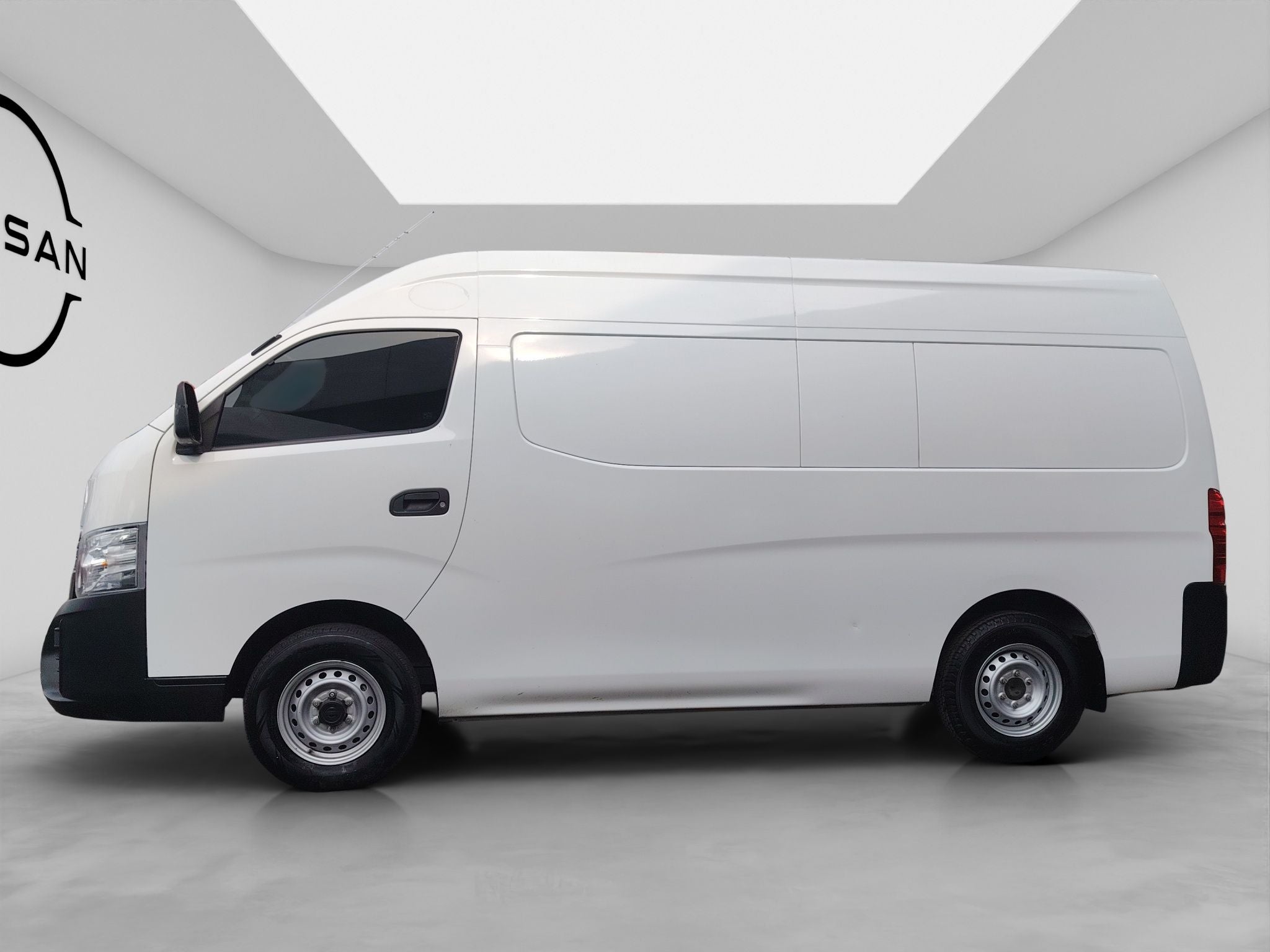 2024 Nissan Urvan 2.5 Panel Amplia AA Mt