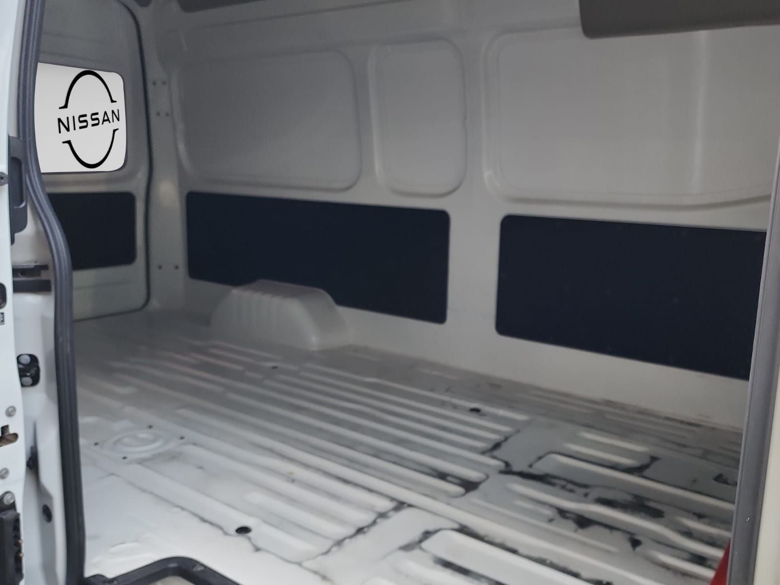 2024 Nissan Urvan 2.5 Panel Amplia AA Mt