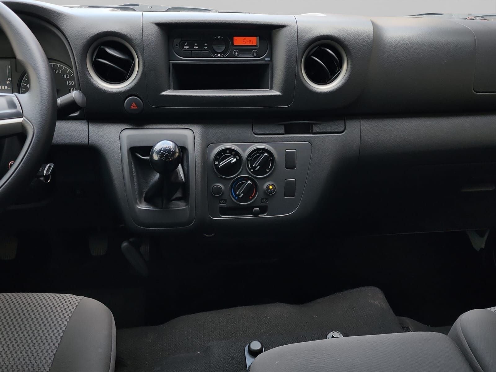 2024 Nissan Urvan 2.5 Panel Amplia AA Mt