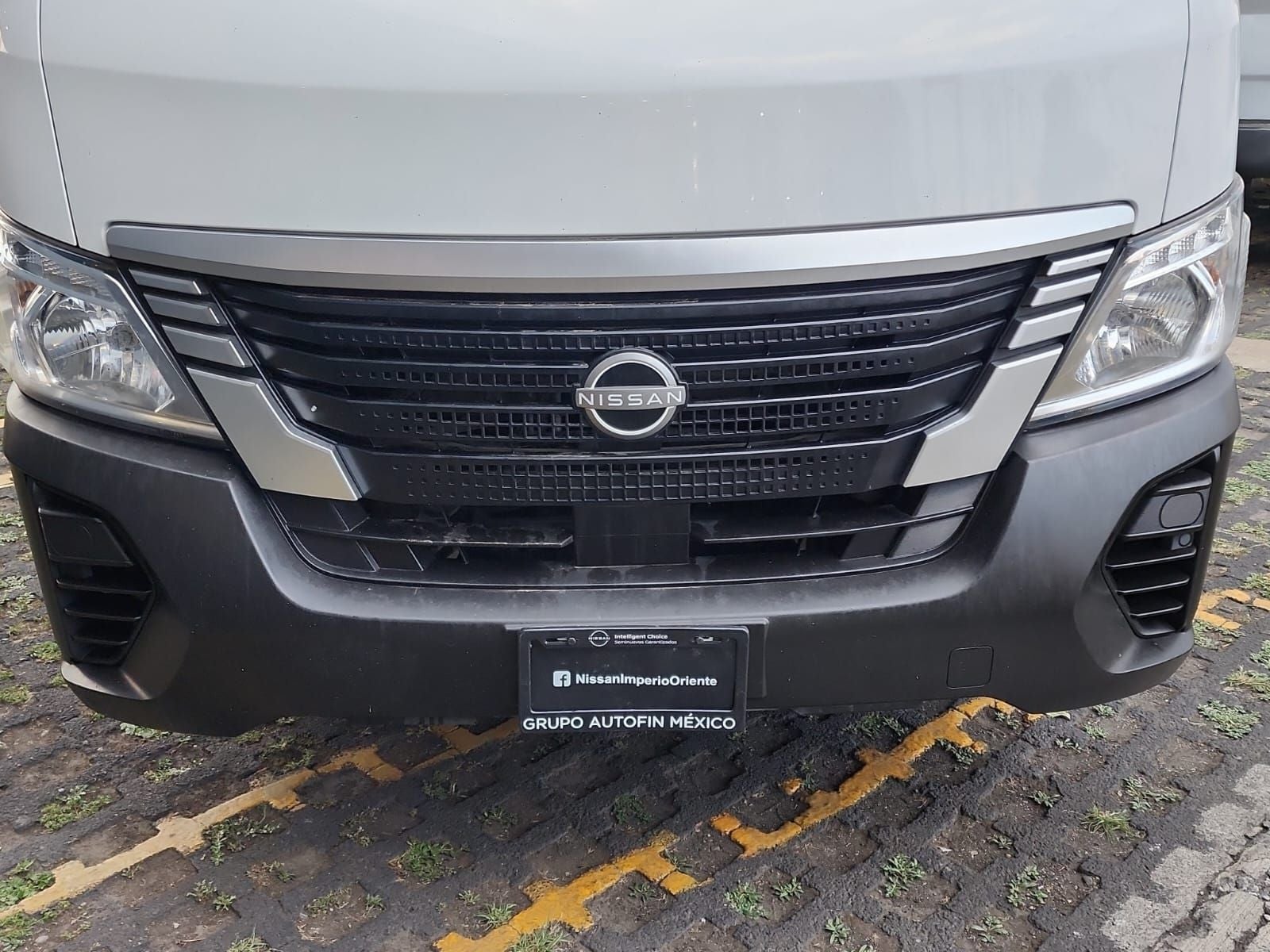 2024 Nissan Urvan 2.5 Panel Amplia AA Mt