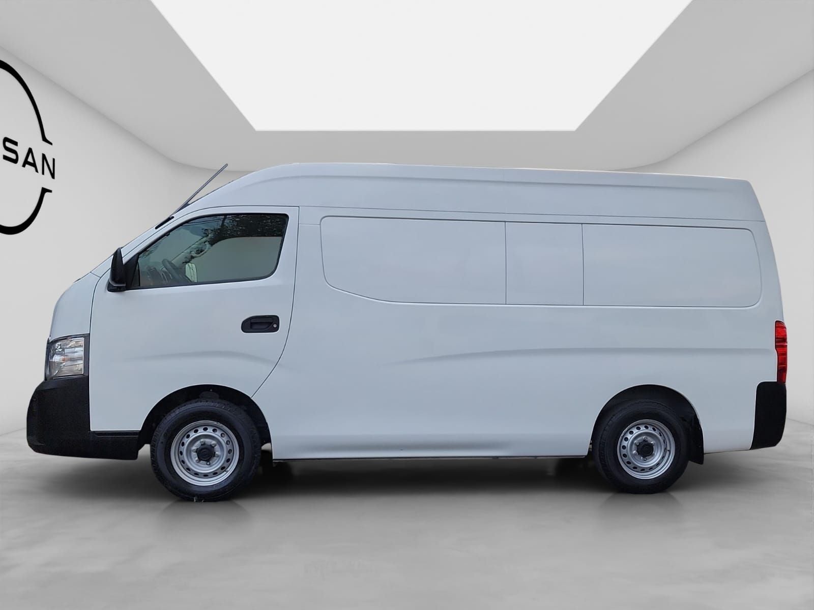 2024 Nissan Urvan 2.5 Panel Amplia AA Mt