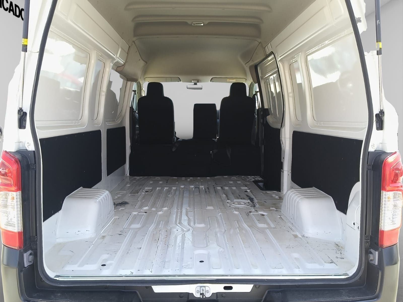 2024 Nissan Urvan 2.5 Panel Amplia AA Mt
