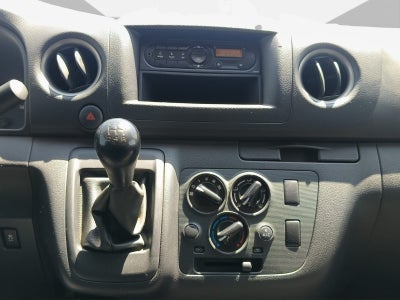 2024 Nissan Urvan 2.5 Panel Amplia AA Mt