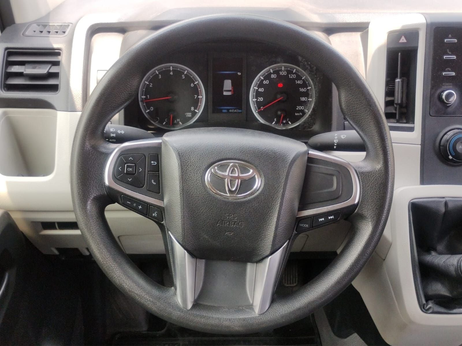 2023 Toyota Hiace 3.5 Super Larga Ventanas Mt