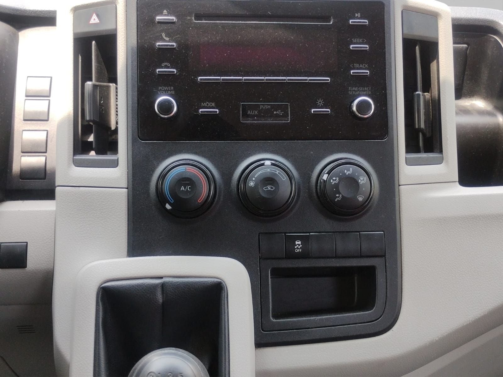 2023 Toyota Hiace 3.5 Super Larga Ventanas Mt