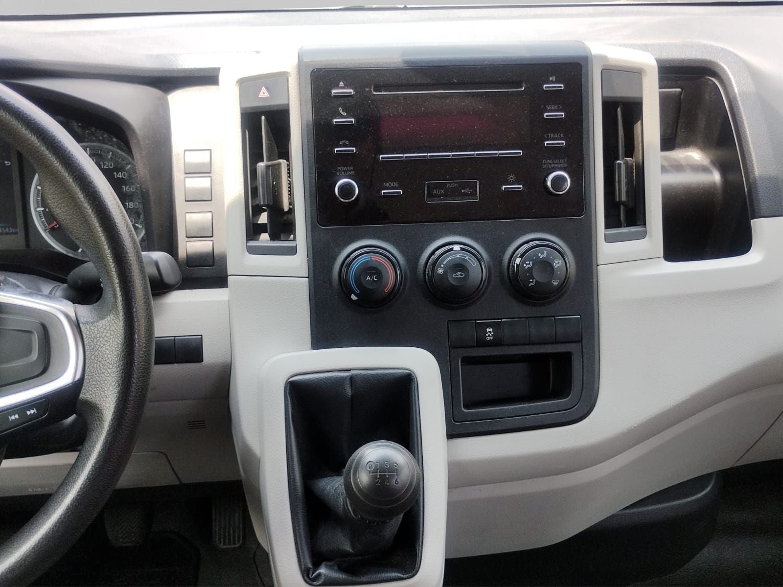 2023 Toyota Hiace 3.5 Super Larga Ventanas Mt
