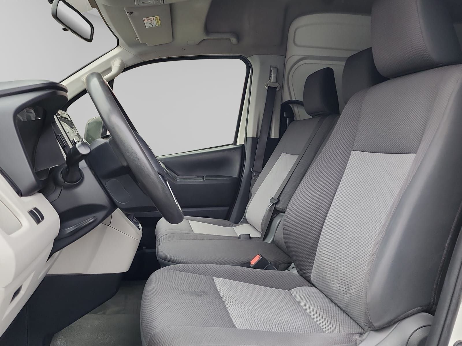 2023 Toyota Hiace 3.5 Super Larga Ventanas Mt